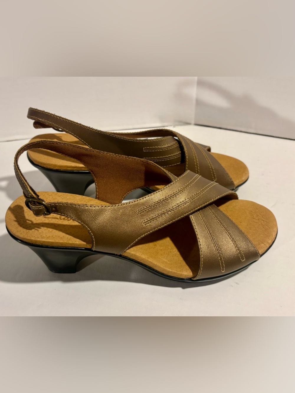 Clarks Diaz Cross Bronze Strappy Open/Round Toe Heeled Sandals 7.5M